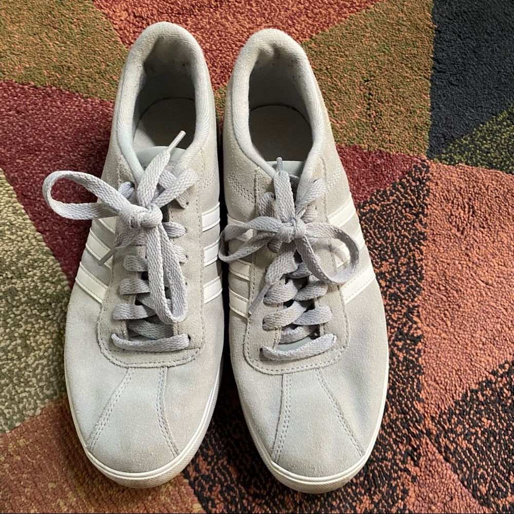 Adidas Sneakers